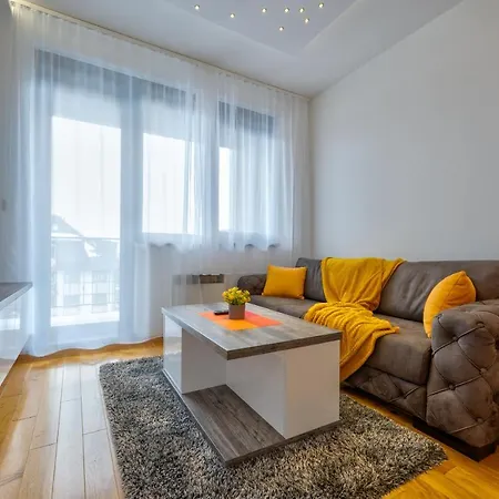 Apartament Skyview Titova - *